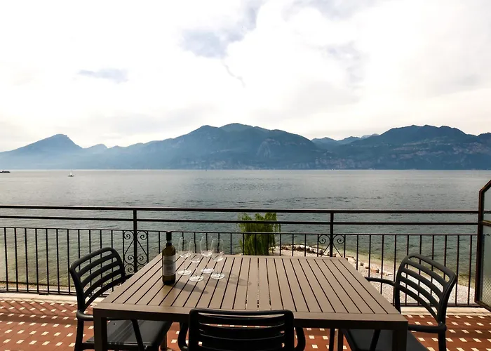 Haus Manu 아파트 브렌조네 술 가르다